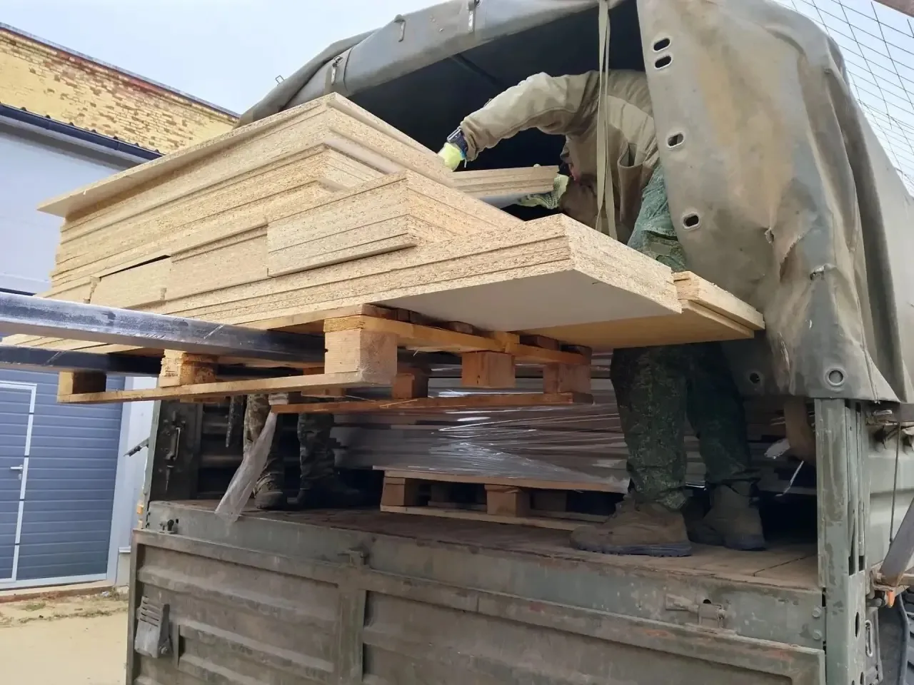 📦 Университет отправил очередную партию гуманитарной помощи на Донецкое направление