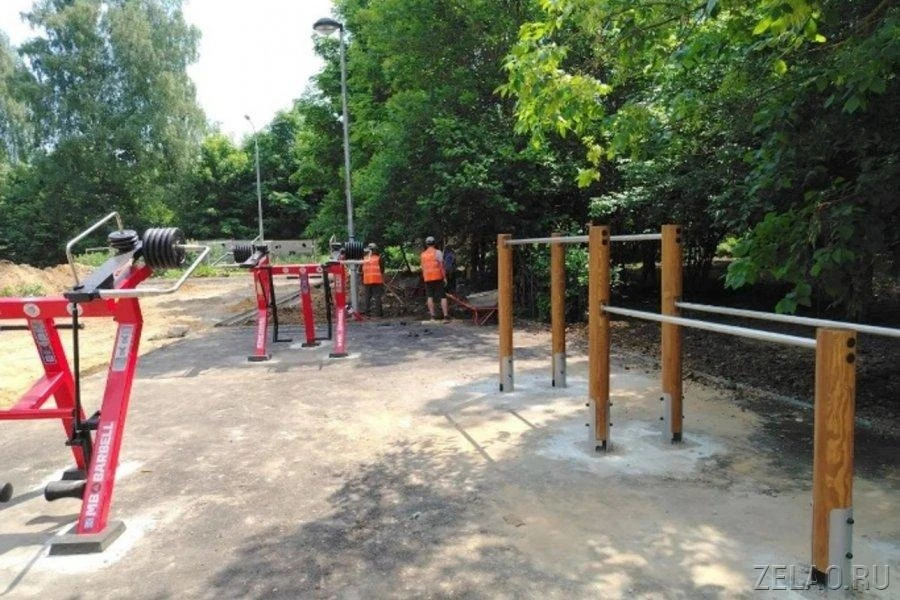 На Чёрном озере завершается благоустройство пляжной зоны

В районе Савелки продолжается благоустройс