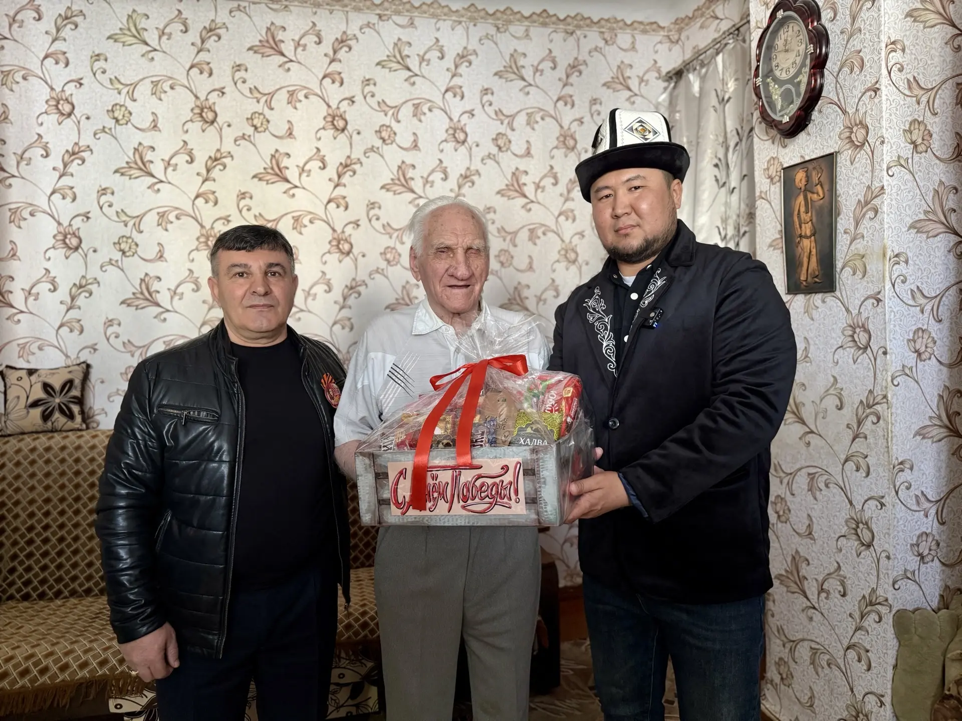Сегодня глава городского округа Дмитрий Ажичаков, председатель городского Совета народных депутатов 