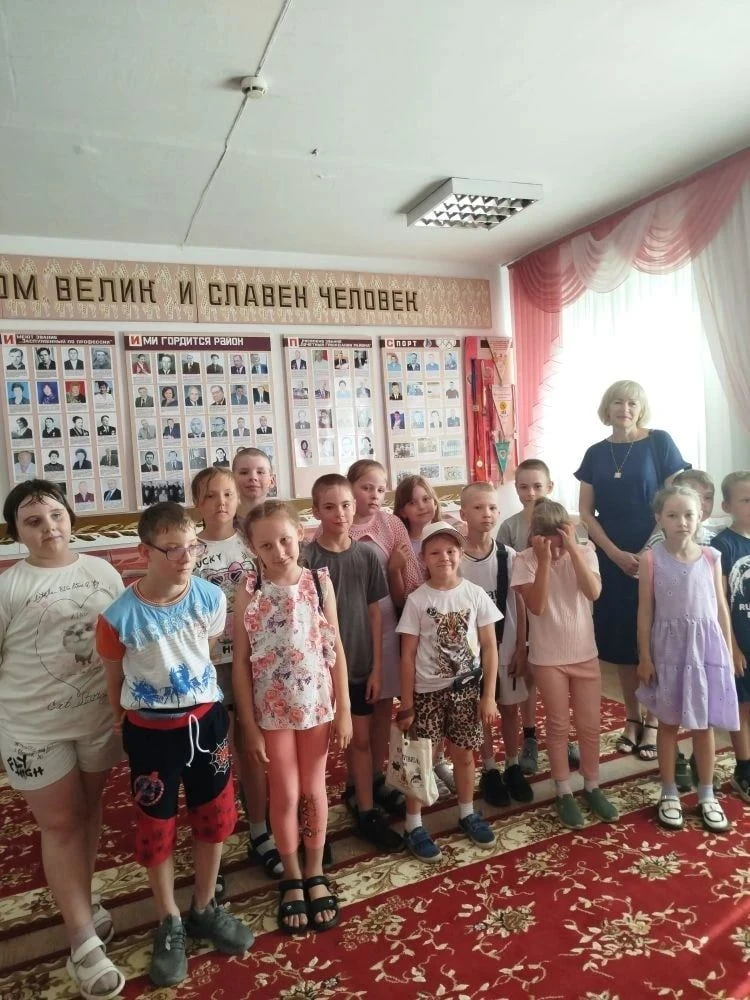 Сила народа - в единстве России 
10 июня, 3 отряд под руководством воспитателей Капустиной А. А., Гл
