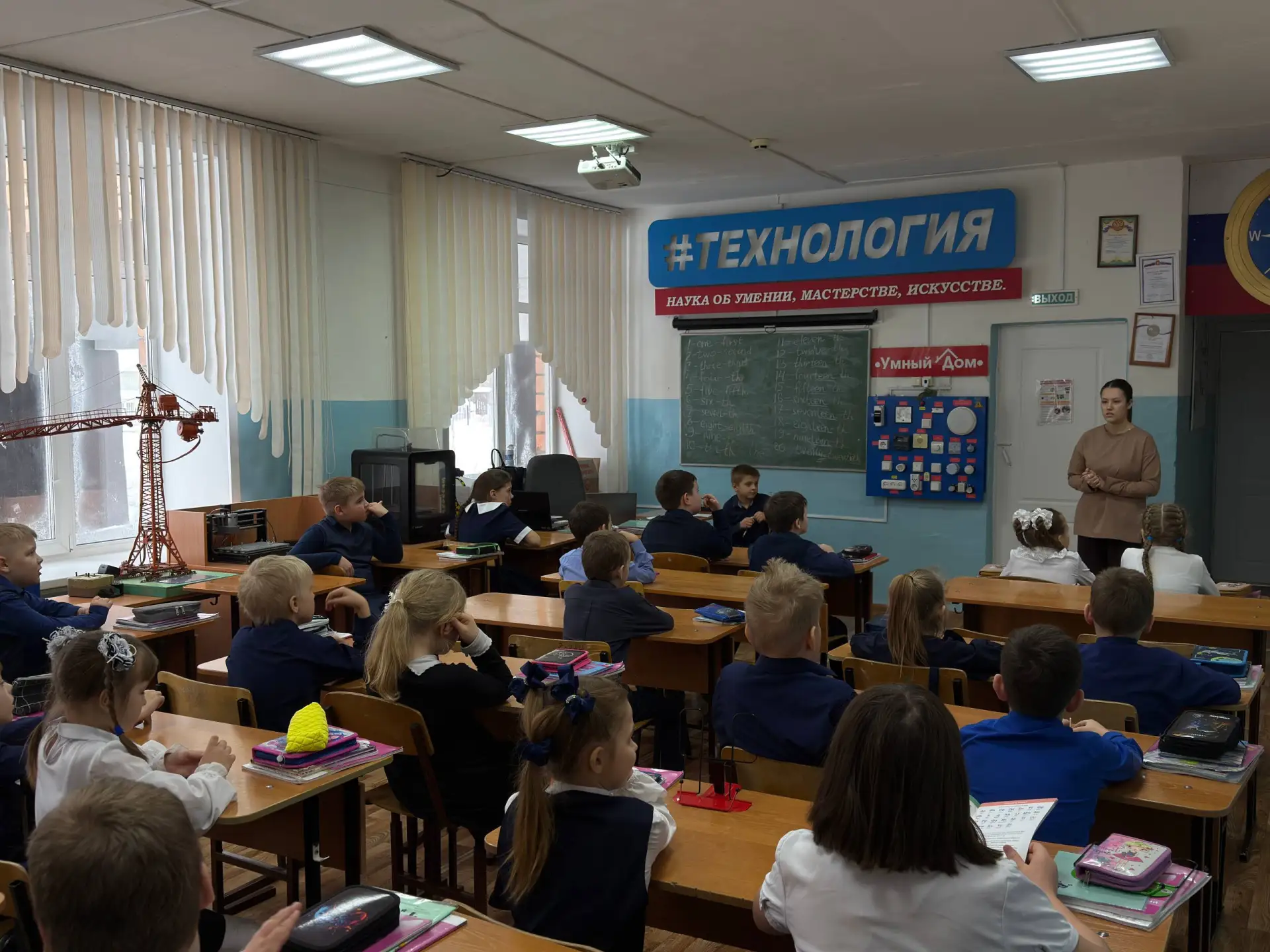 С приближением весны ребятам напомнили о правилах безопасности в лесу. Педагог ОБЗР Думченко А.А. пр