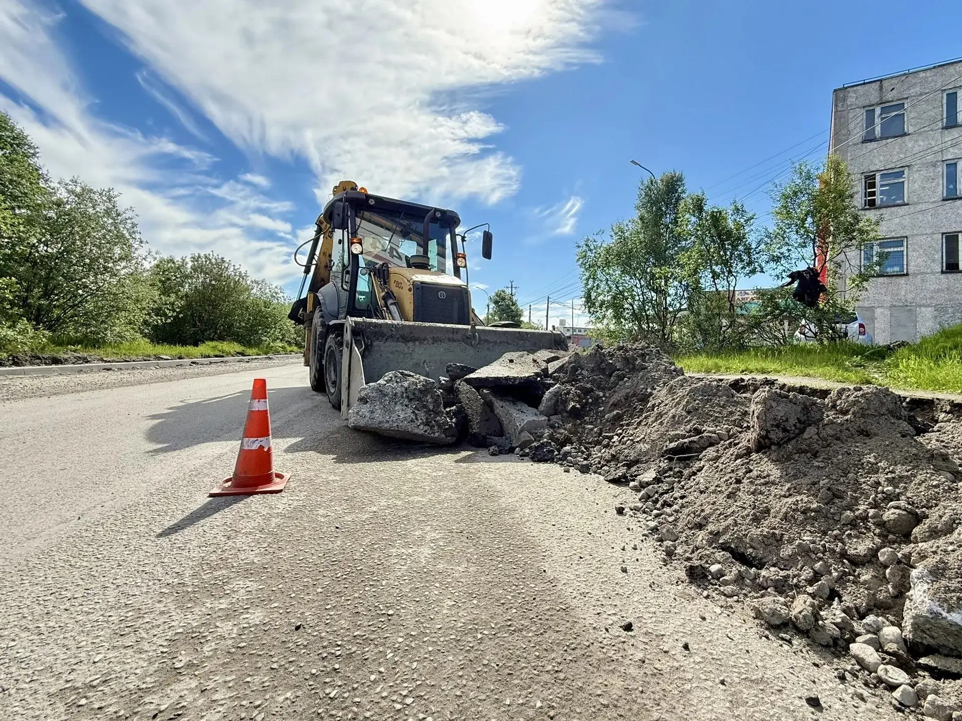 В рамках народной программы «На севере -жить!» продолжается ремонт улицы Домостроительной в Мурманск