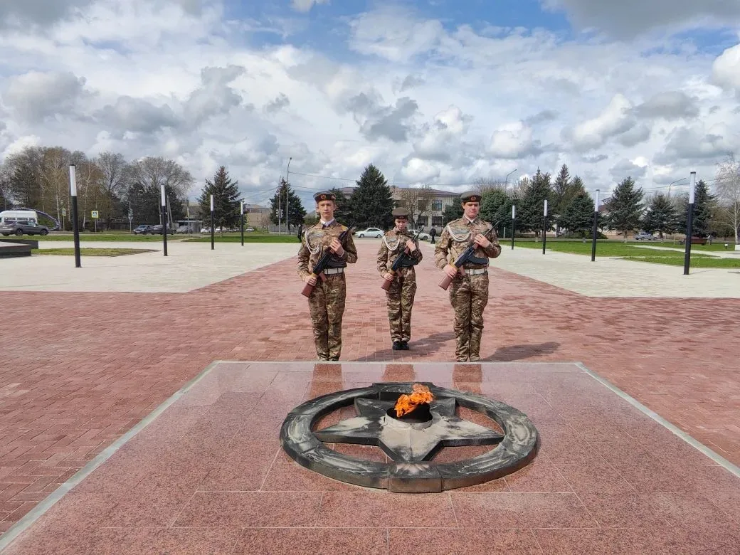 На посту — «Бастион»! 🛡🇷🇺 Сегодня с раннего утра у мемориала в селе Белая Глина особенно торжественн