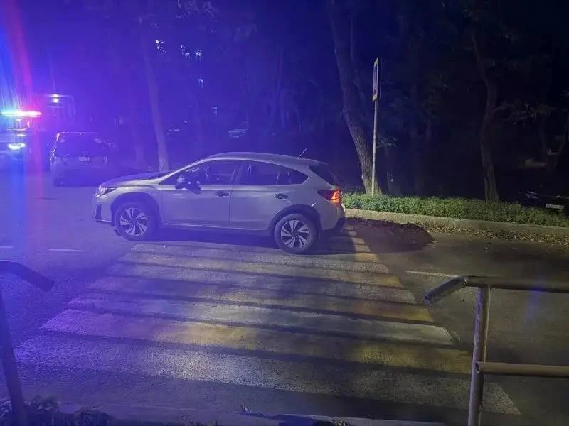 🚨 Во Владивостоке Subaru сбил 10-летнюю девочку на пешеходном переходе