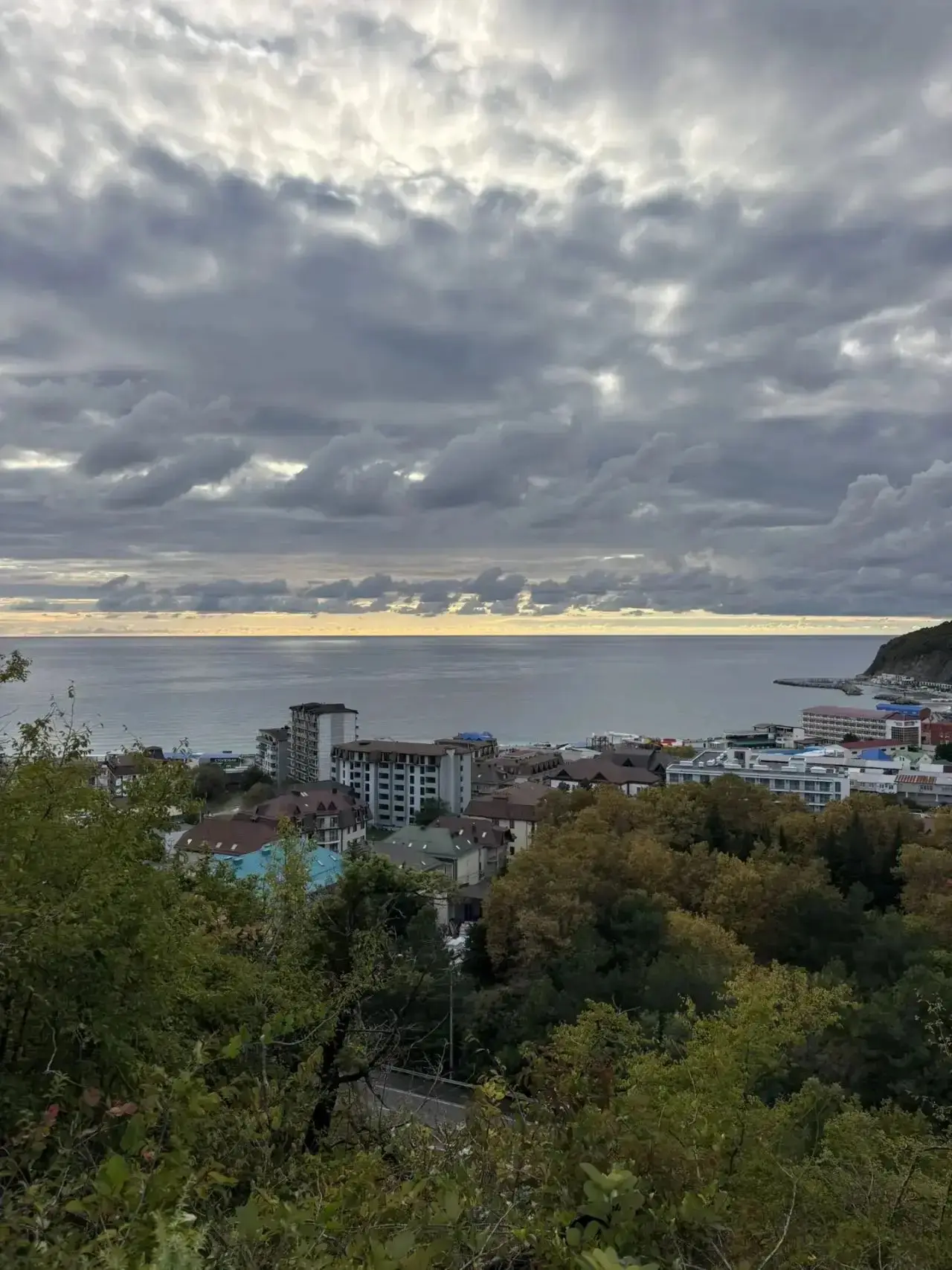 Осень у моря — особое состояние души.