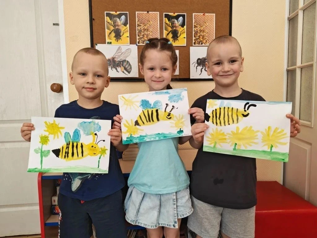 🐝 «Опасные насекомые: пчёлы» — учимся беречь природу и себя  На этой неделе наши дошколята знакомили