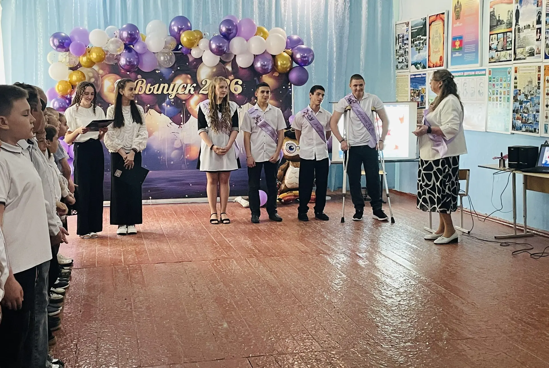✅Сегодня прошел последний звонок в МБОУ ООШ №19. Мы всей школой дружно проводили наших ...
