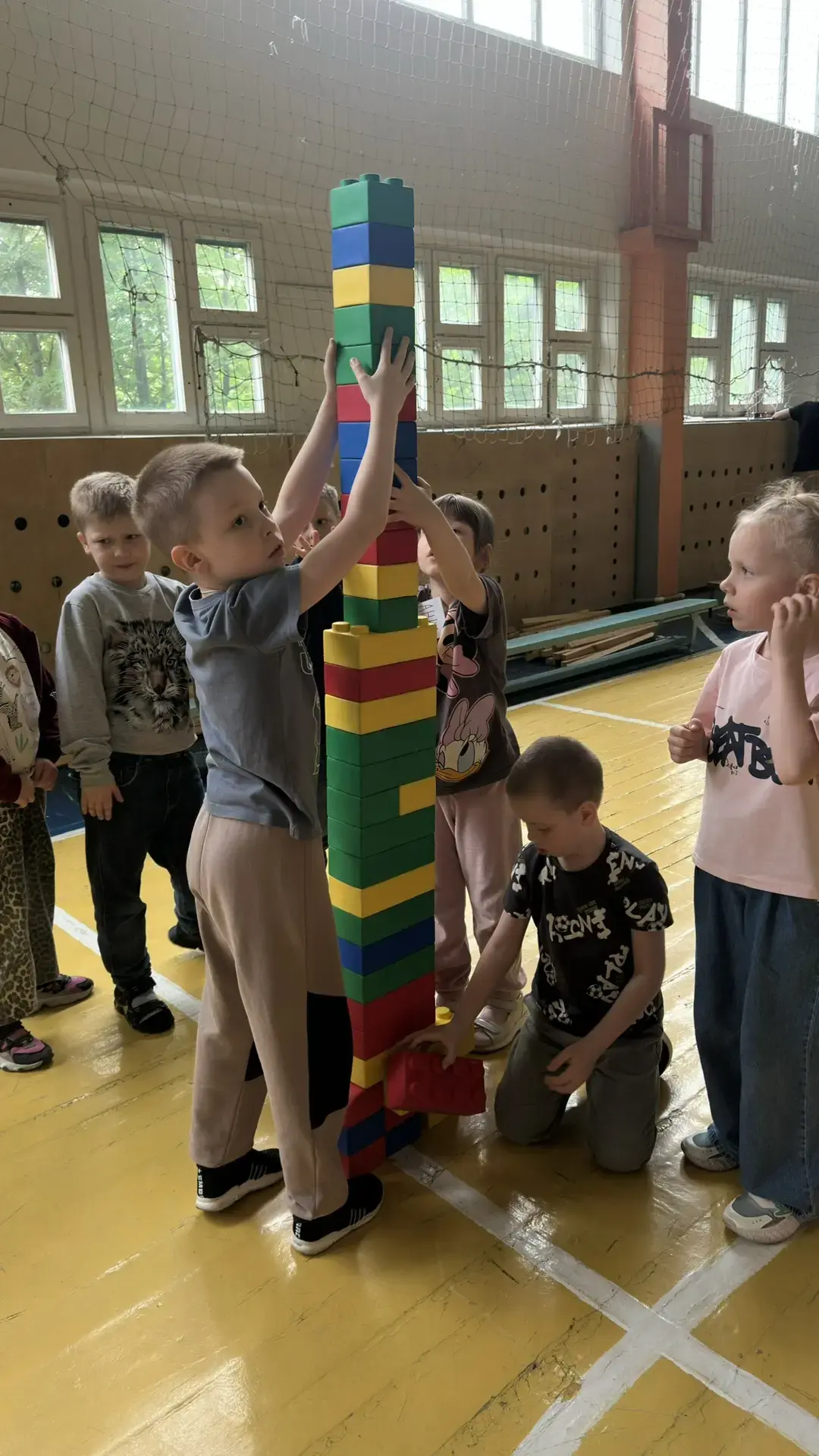 День в лагере «Робинзон» — старт с бодрящим зарядом и интересными открытиями! ☀️