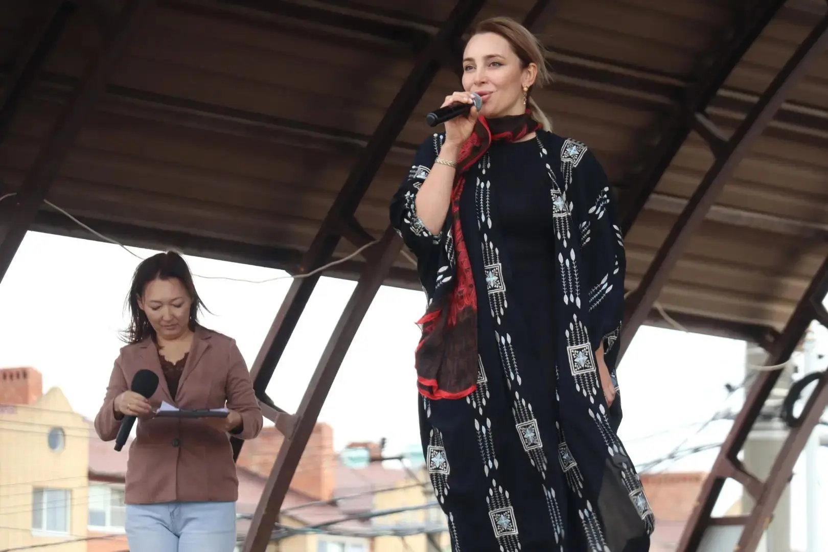 🎉В Элисте проходит праздничное мероприятие, посвященное Дню воссоединения новых регион...