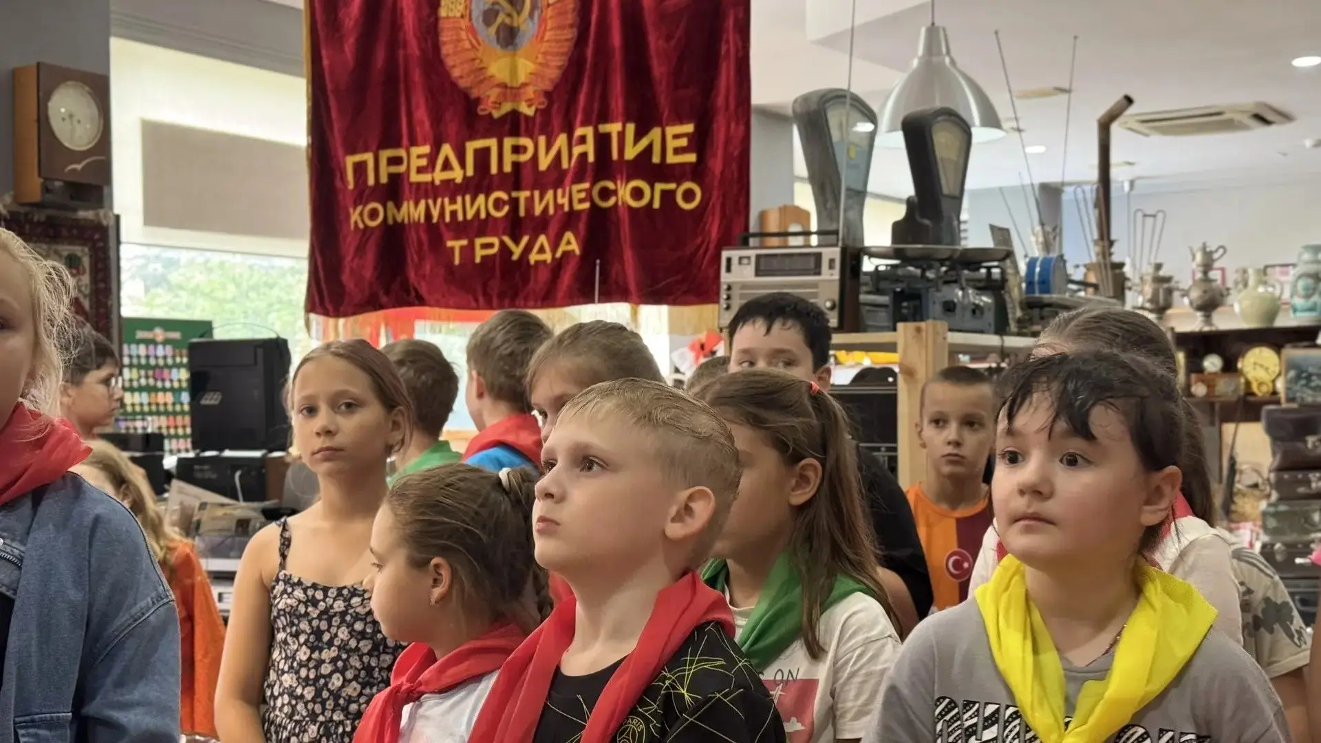 Девятый день в лагере «Улыбка»: путешествие в прошлое, свежий воздух и творчество! 🏛️🌿🎨🐴Девятый 
