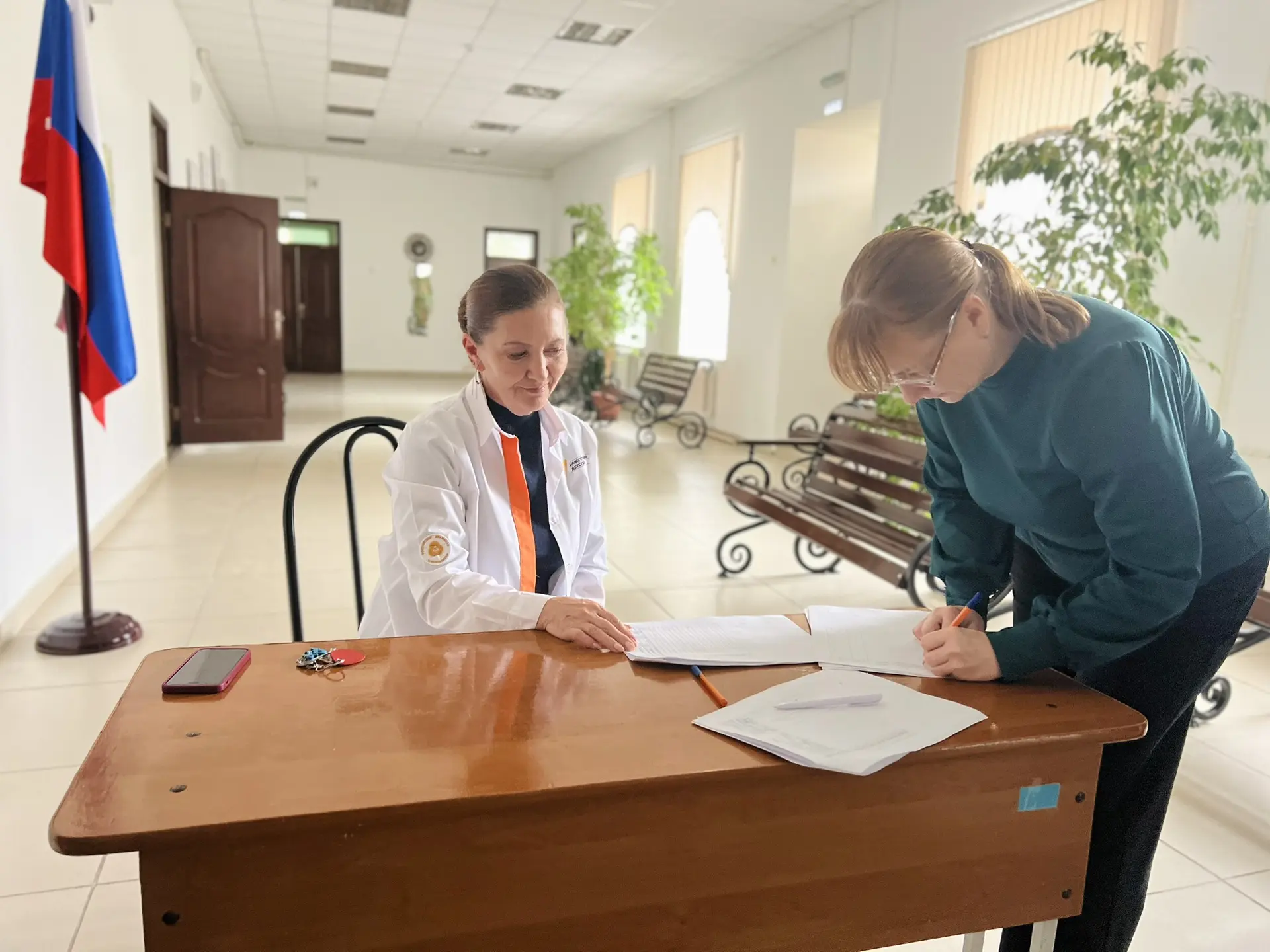 В МОУ «СОШ №4» состоялось общешкольное родительское собрание. Вместе с педагогами, спец...