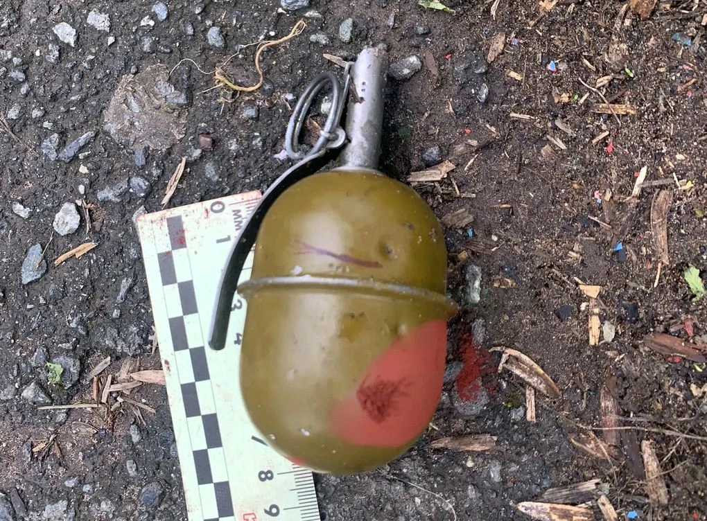 Пьяный житель Ижевска выронил из кармана гранату во дворе