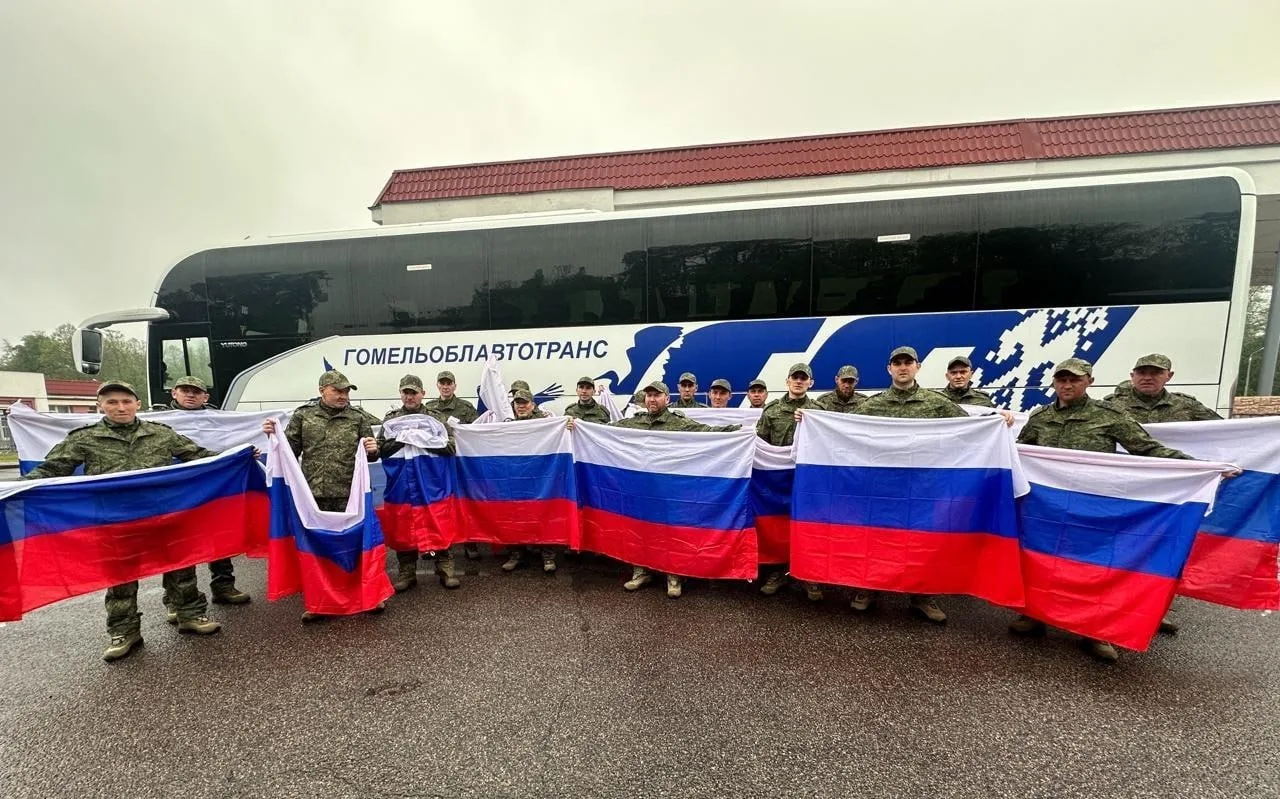🙏🏻❗️ Россия вернула из украинского плена 205 бойцов   Сейчас освобождённые российские бойцы находятс
