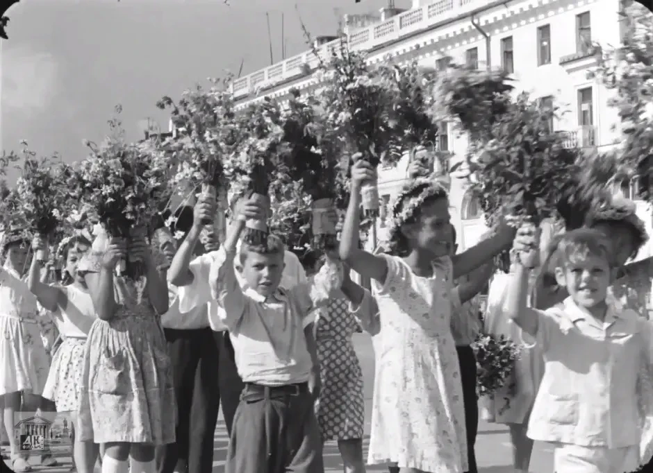 Лесной карнавал в г. Ангарске в 1961 году

В этот день 65 лет назад погода была совсем другая. С сам