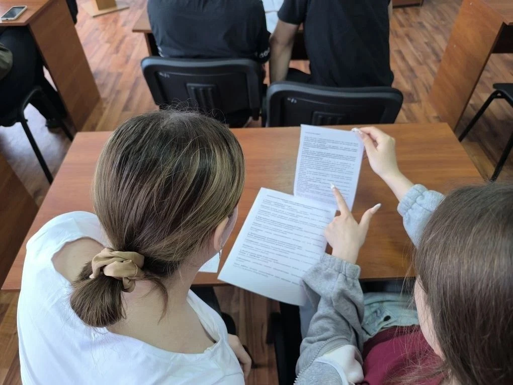 📖 В рамках работы молодёжного клуба «Ты в Центре» бердянским Кадровым центром был проведён профи-мот