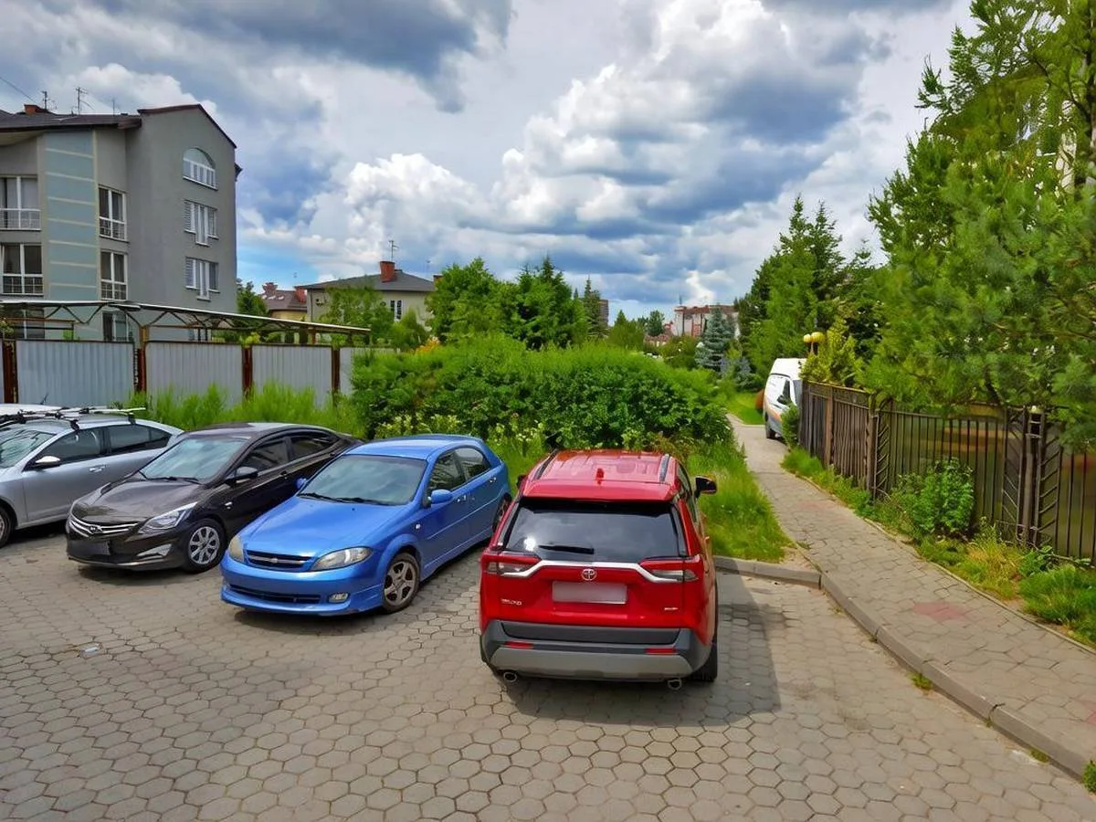 В Калининграде откроют насквозь улицу долларовых миллионеров 😎