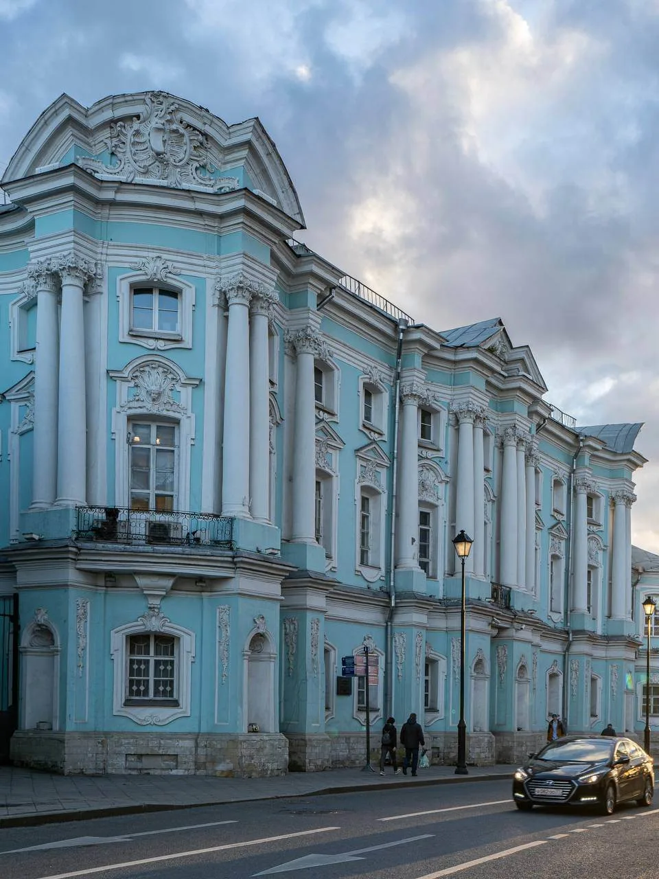 🏛 Дом Апраксиных-Трубецких
#БасманныйРайон

📌 Дом Апраксиных-Трубецких, получивший название «Дом-к