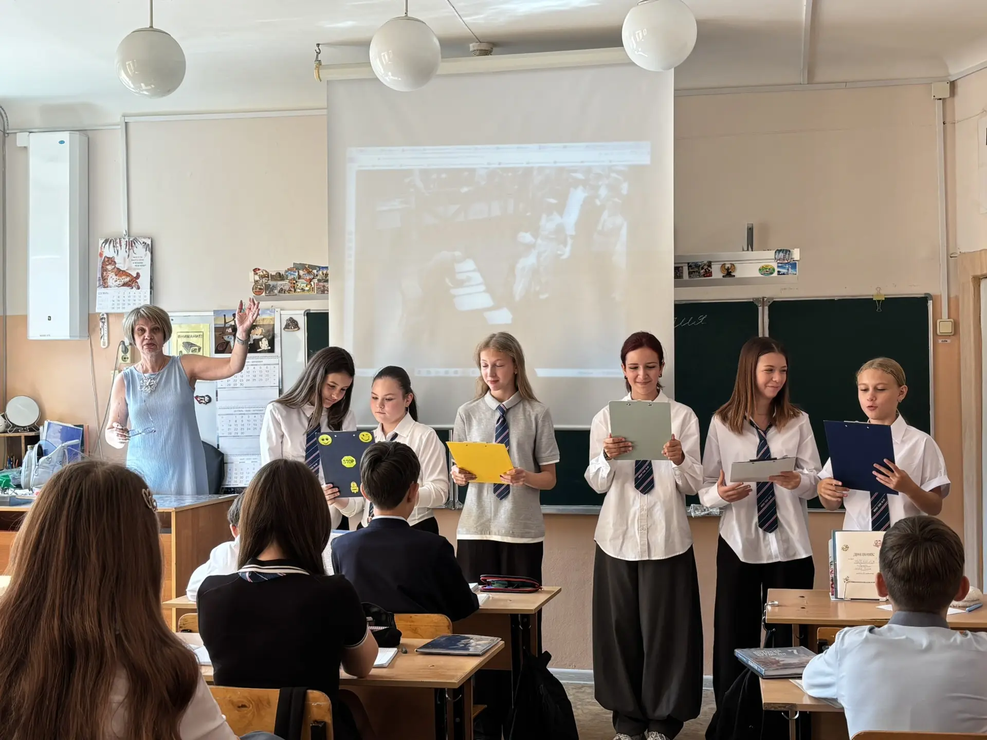 В нашей школе прошла серия уроков, приуроченных к памятной дате - Дню Победы над милита...