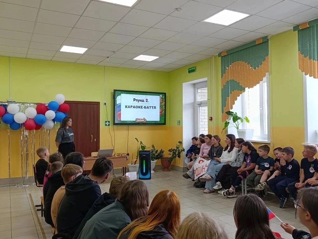 #ПраздничнаяДата@schooltura 

12 июня — День России🎉

В преддверии этой значимой даты в течение все
