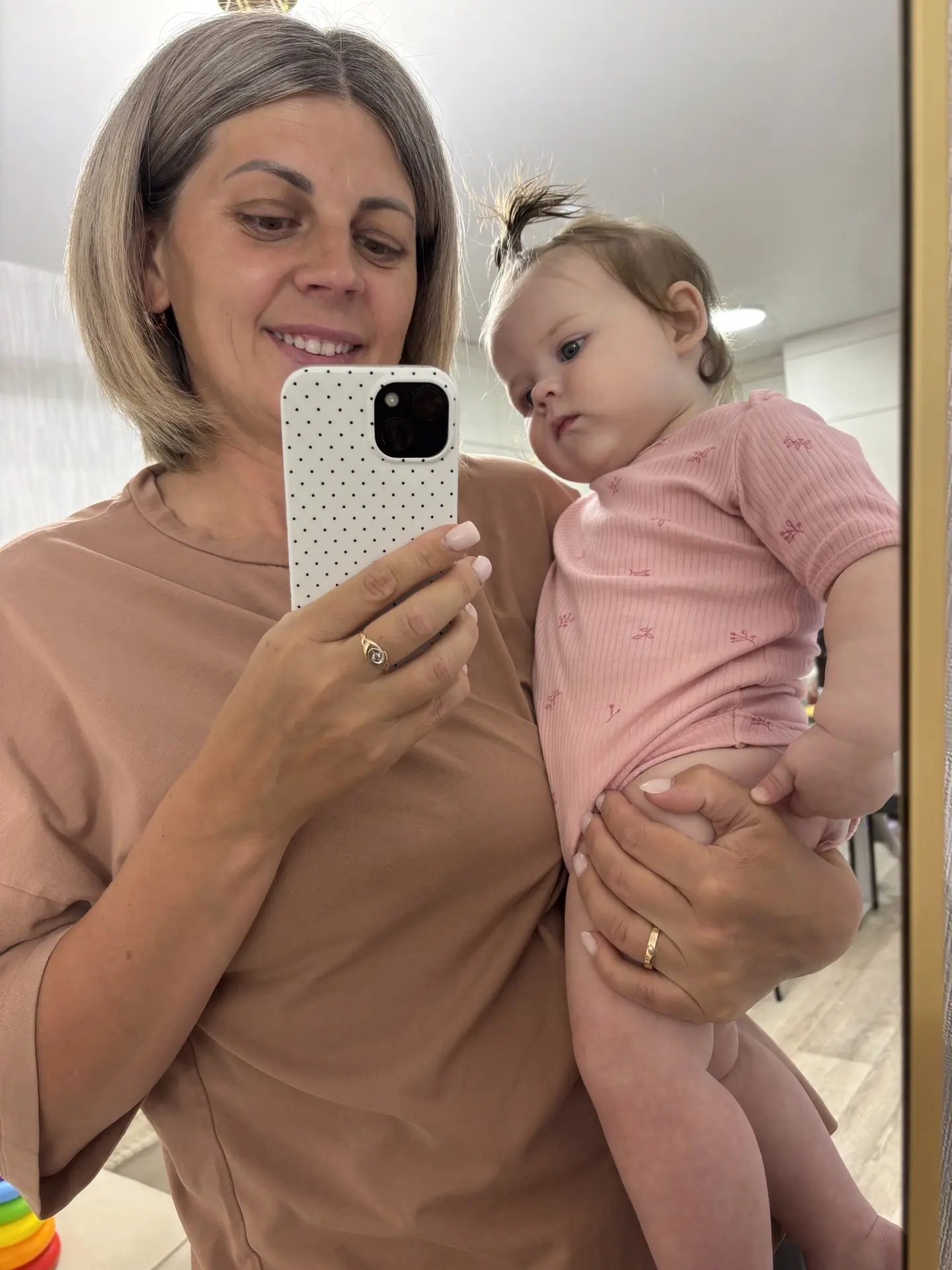приезжала ещё сестра с сыном, детей полный дом, шумно капец😆, девчонки соскучились и в...