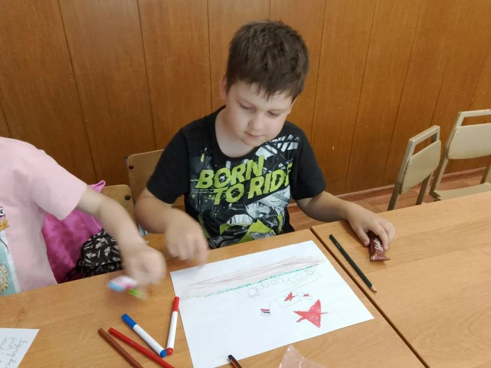 Предпоследний день лагерной смены мы начали с веселой танцевальной зарядки. После завтрака ребята на
