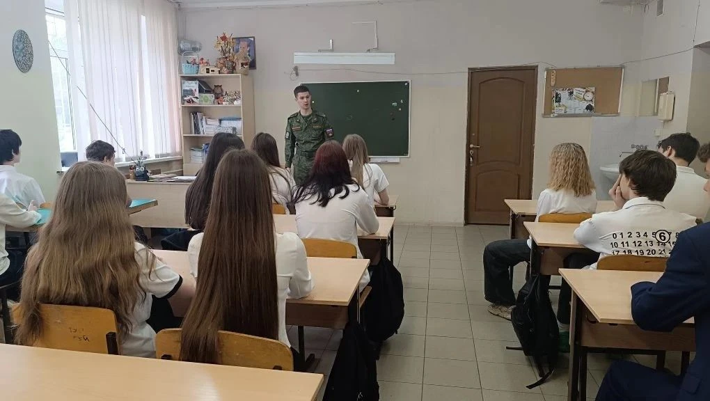 Студент Бодров А.А., представляющий Южный федеральный университет (ЮФУ) и Военный учебный центр при 