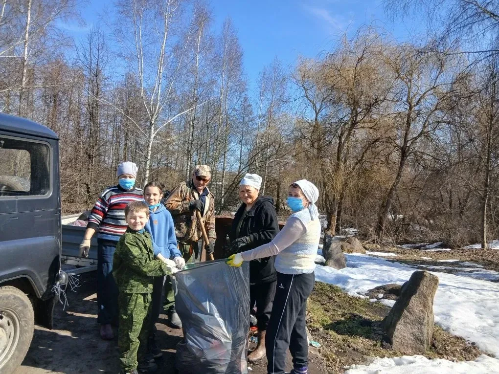 Погодные условия уже позволяют в полной мере приступить к уборке общественных территори...
