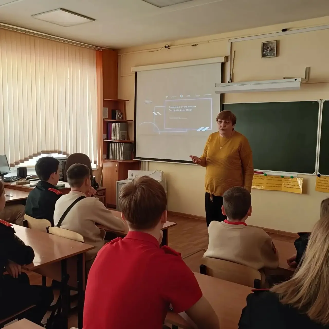 #СШ12_ДеньНауки #СШ12_НашиДетиЛучшие   🦉🚀 Территория открытий: как прошел наш День науки и техники! 