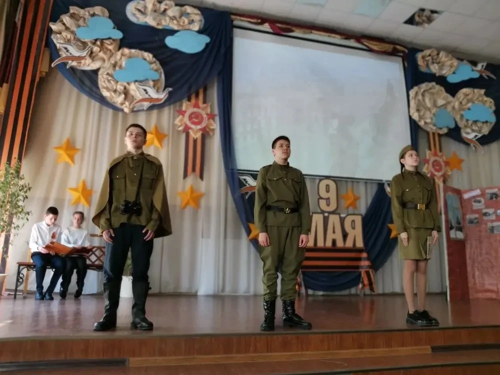 🇷🇺 День Победы   7 и 8 мая в актовом зале нашей школы прошли митинги памяти, посвящённые Дню Победы.