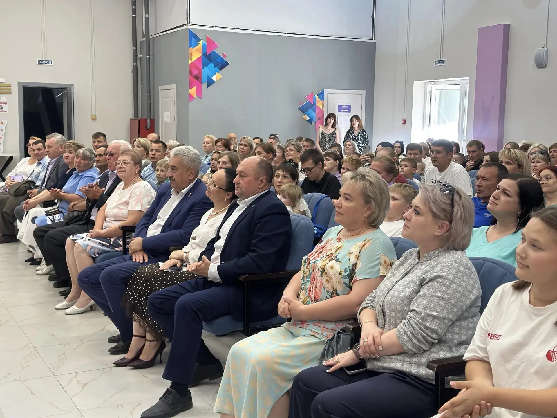С Днем семьи, любви и верности! В Шумерлинском округе чествовали крепкие семейные союзы! 

♥️ В этот
