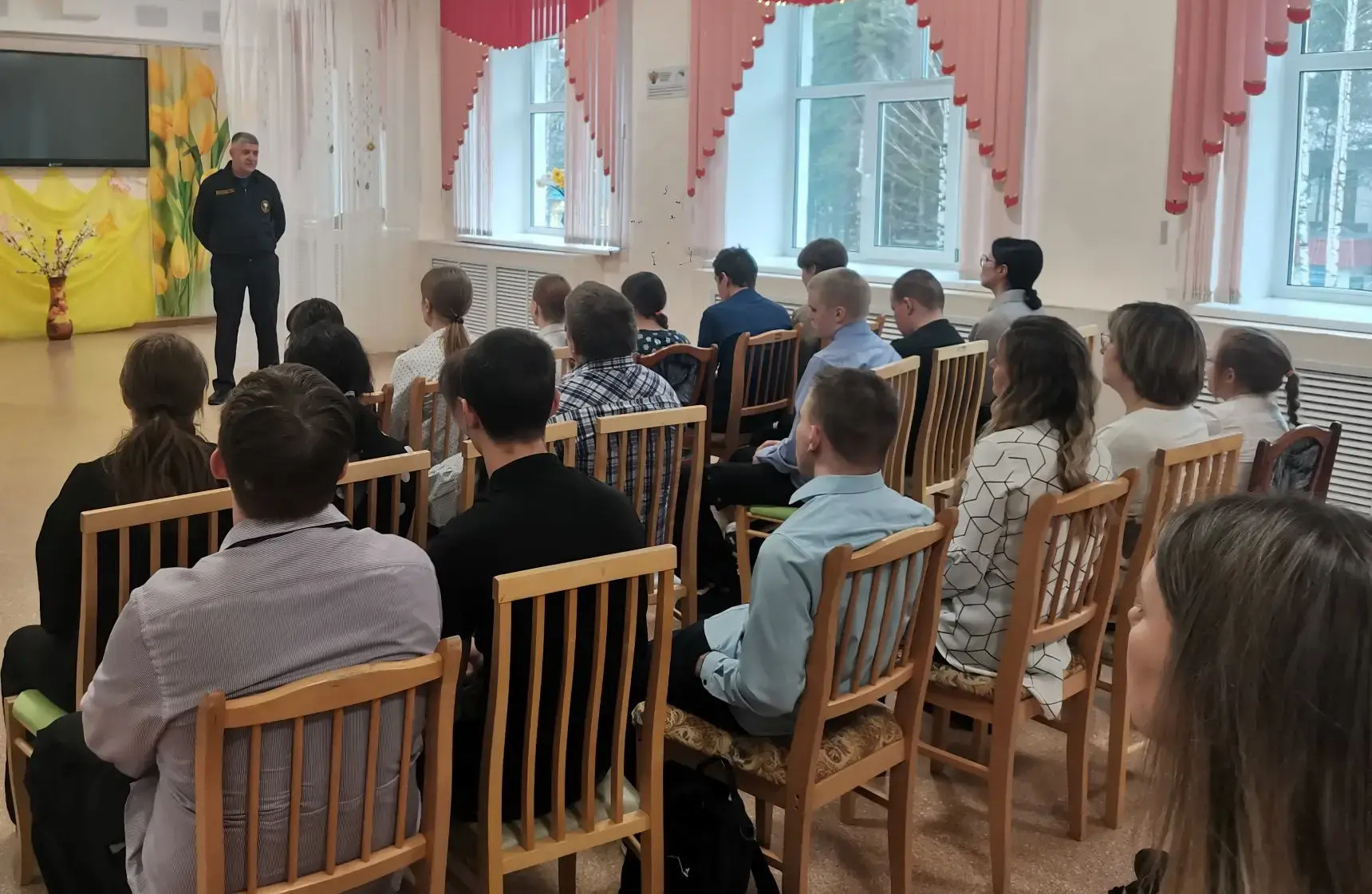 В преддверии майских выходных и праздничных дней в нашем учреждении прошла встреча с за...