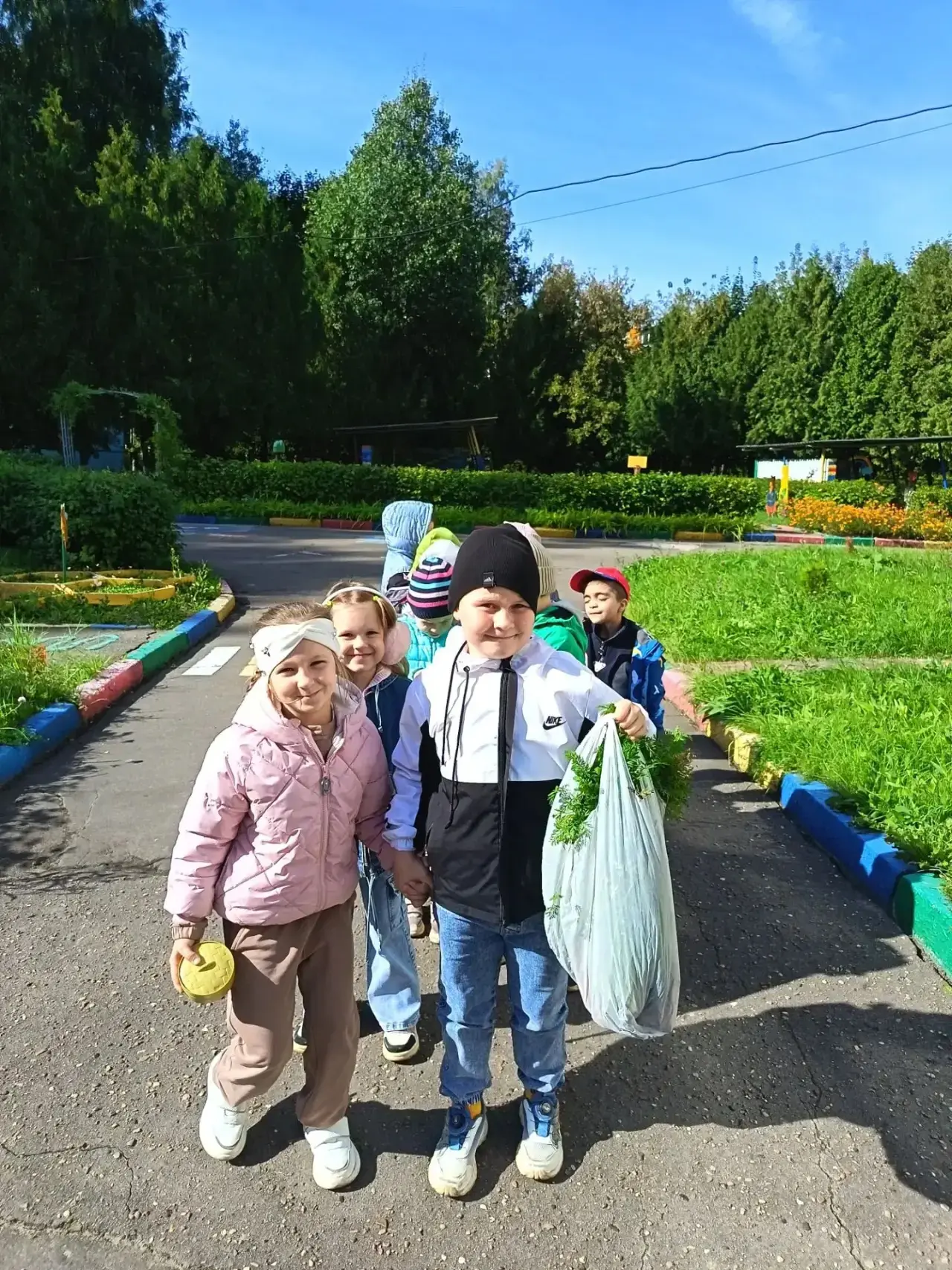Воспитанники подготовительной группы «Звёздочки» вырастили и собрали богатый урожай мор...