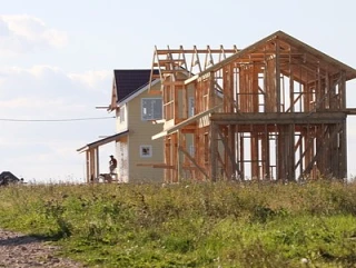 🏠 Рынок ИЖС: между ростом ипотеки и падением спроса — мнение экспертов АДД 🏠