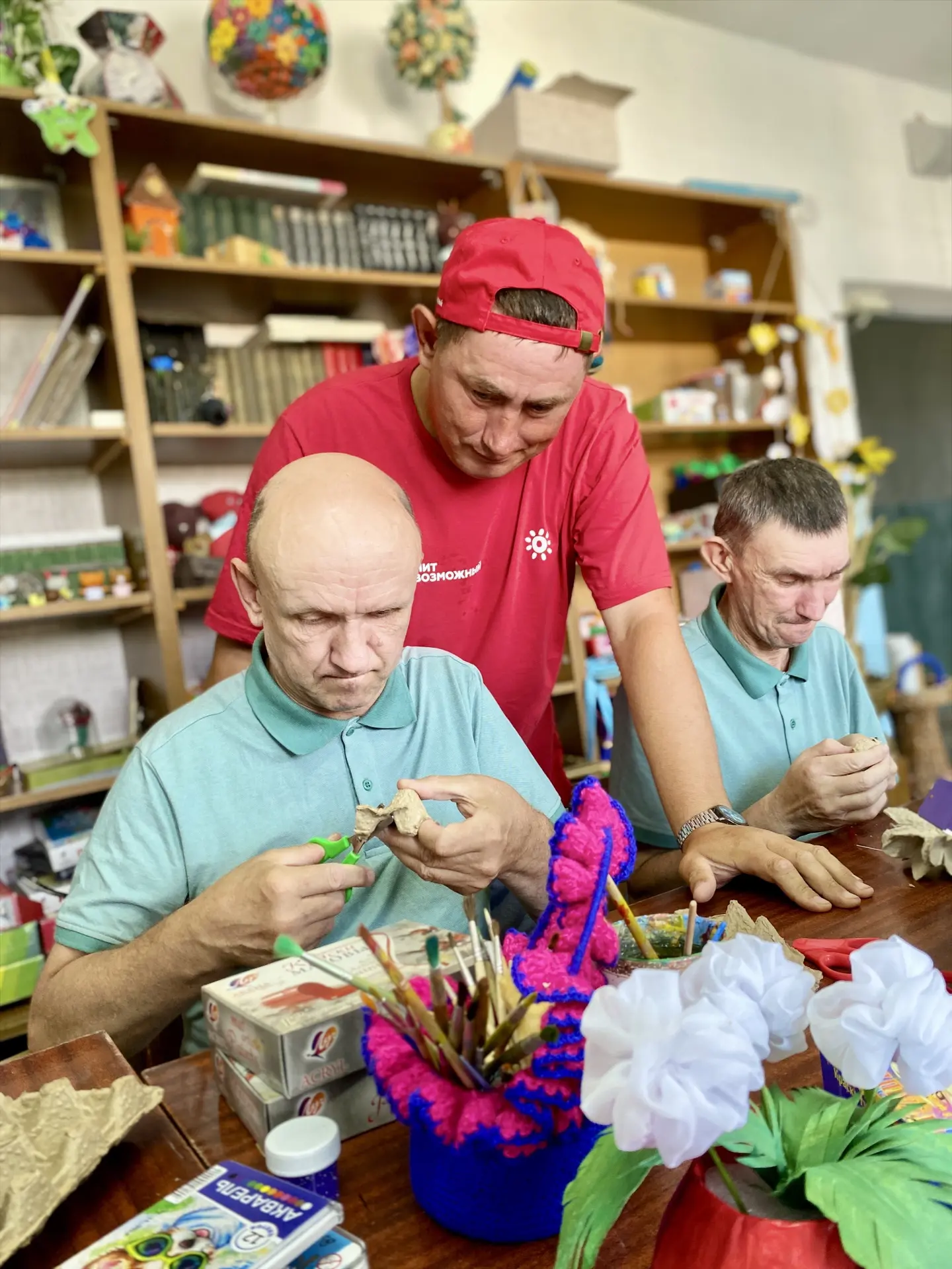 🥚🎨 Из яичного лотка — в цветочное царство: Азамат и его объёмное волшебство