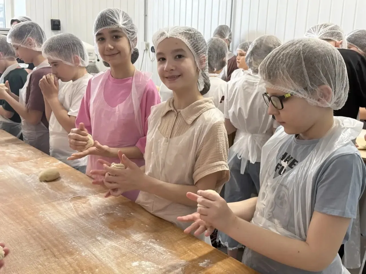 🍞✨ 7 мая 4 «Г» класс побывал на экскурсии «Чубовский хлеб» ✨🍞  Вместе с классным руководителем и род