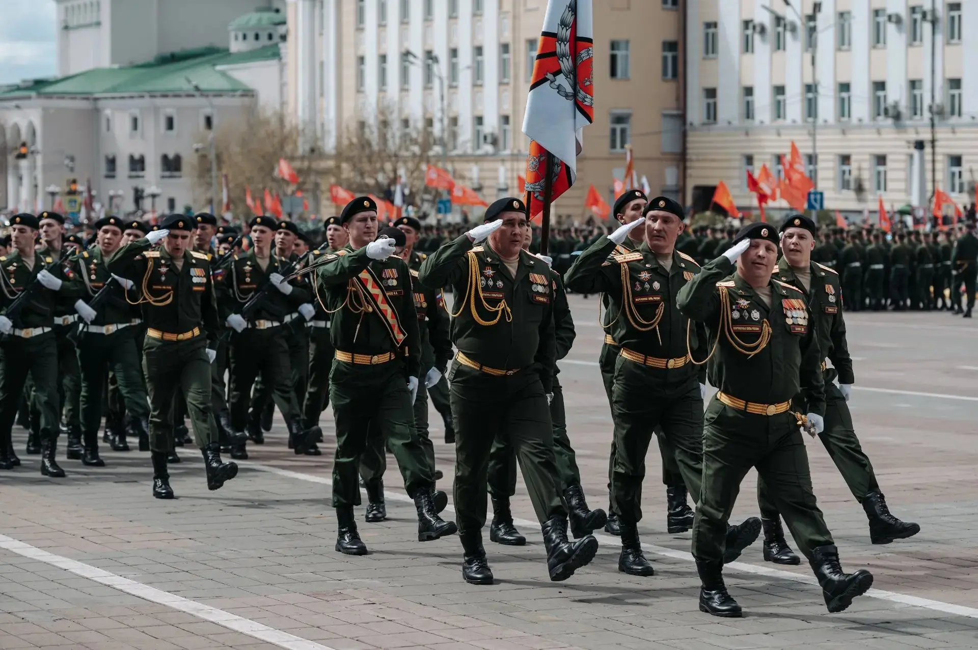81 год назад наш народ отстоял своё право жить на родной земле, быть свободным, растить детей, строи
