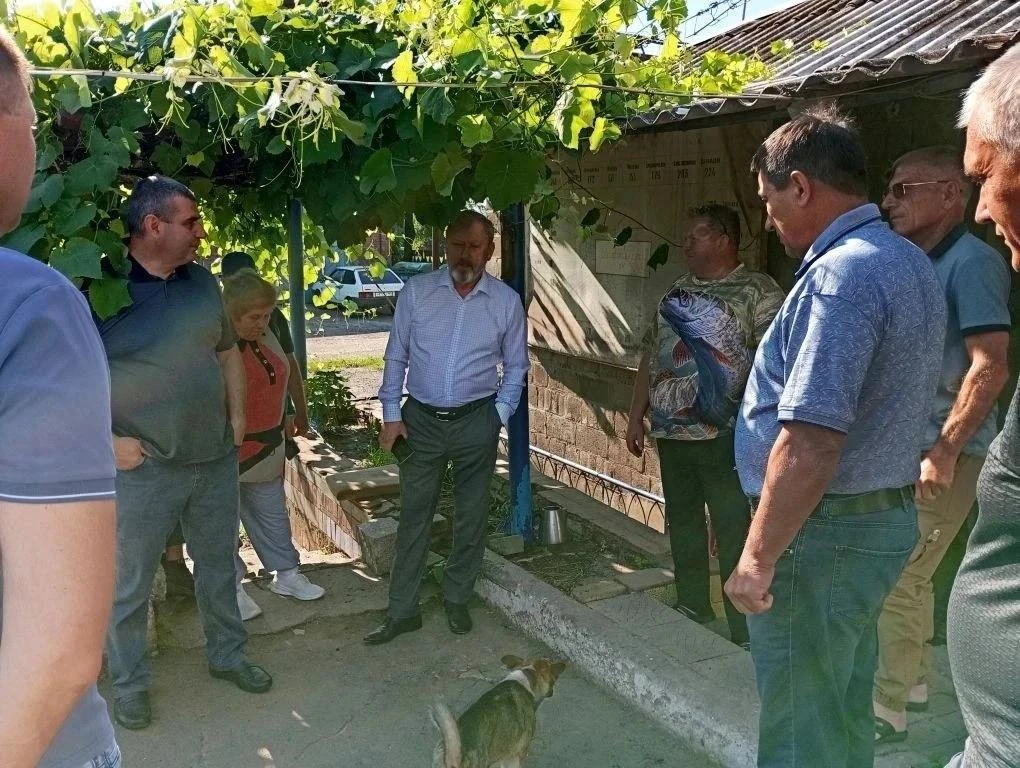 Глава муниципального образования Мангушский м. о. провел рабочую встречу со службой благоустройства 