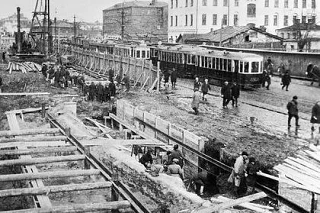 🖇Как в Москве оштрафовали самых первых метростроевцев