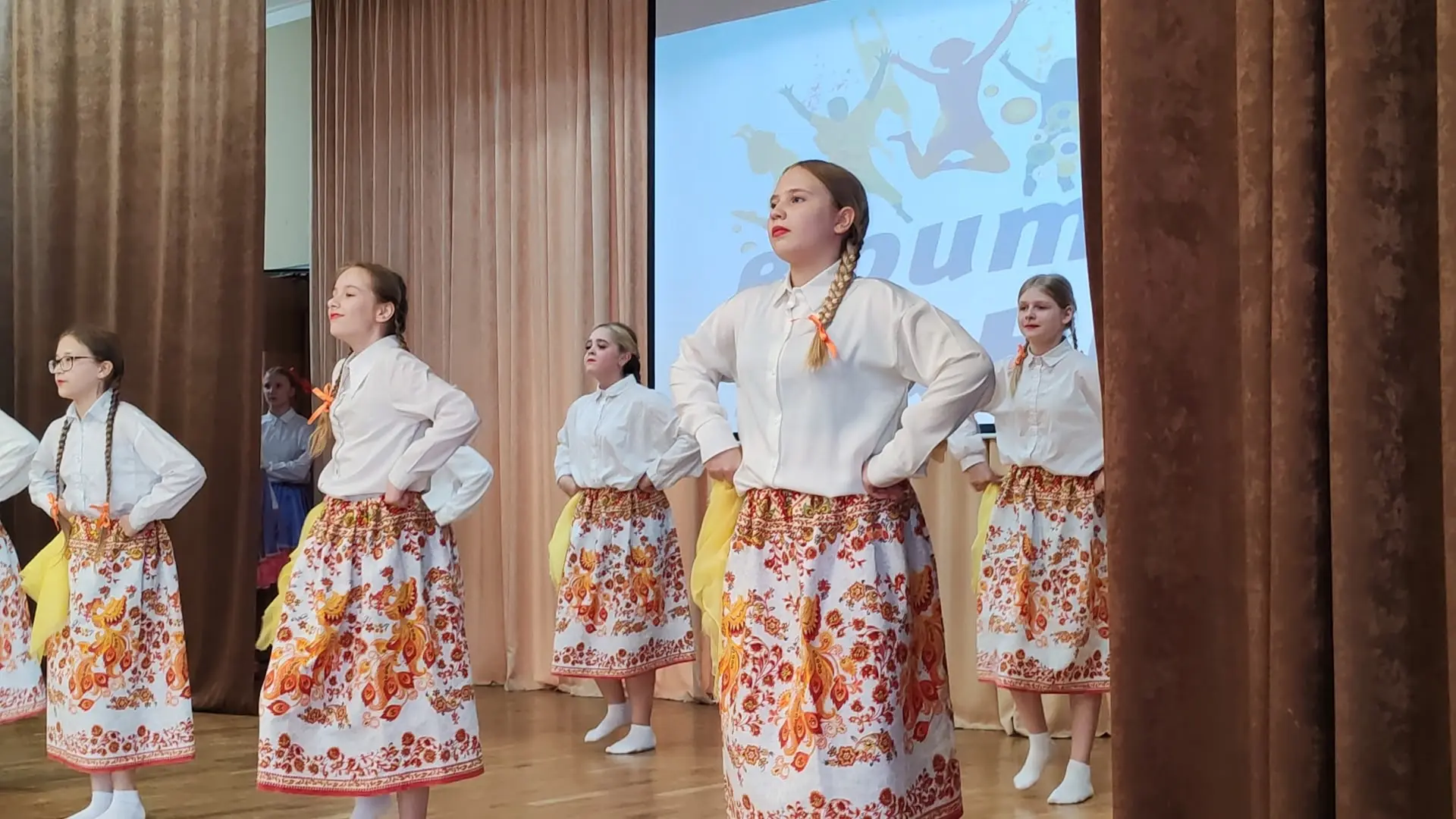 🎉 Отгремел наш традиционный конкурс «В ритме танца» 🎉 На сцену вышли ученики 6–7 классов, и они зада