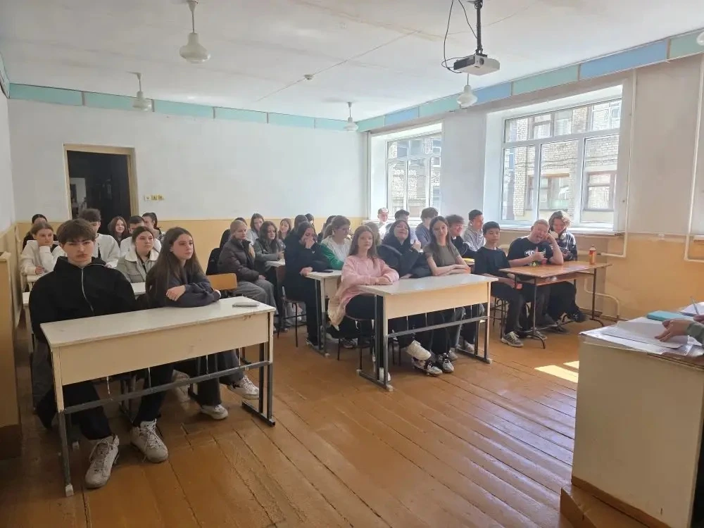 🎉 Экзамены по первой профессии сданы! 🎓  25 апреля 2026 года девятиклассники Бутурлиновской средней 