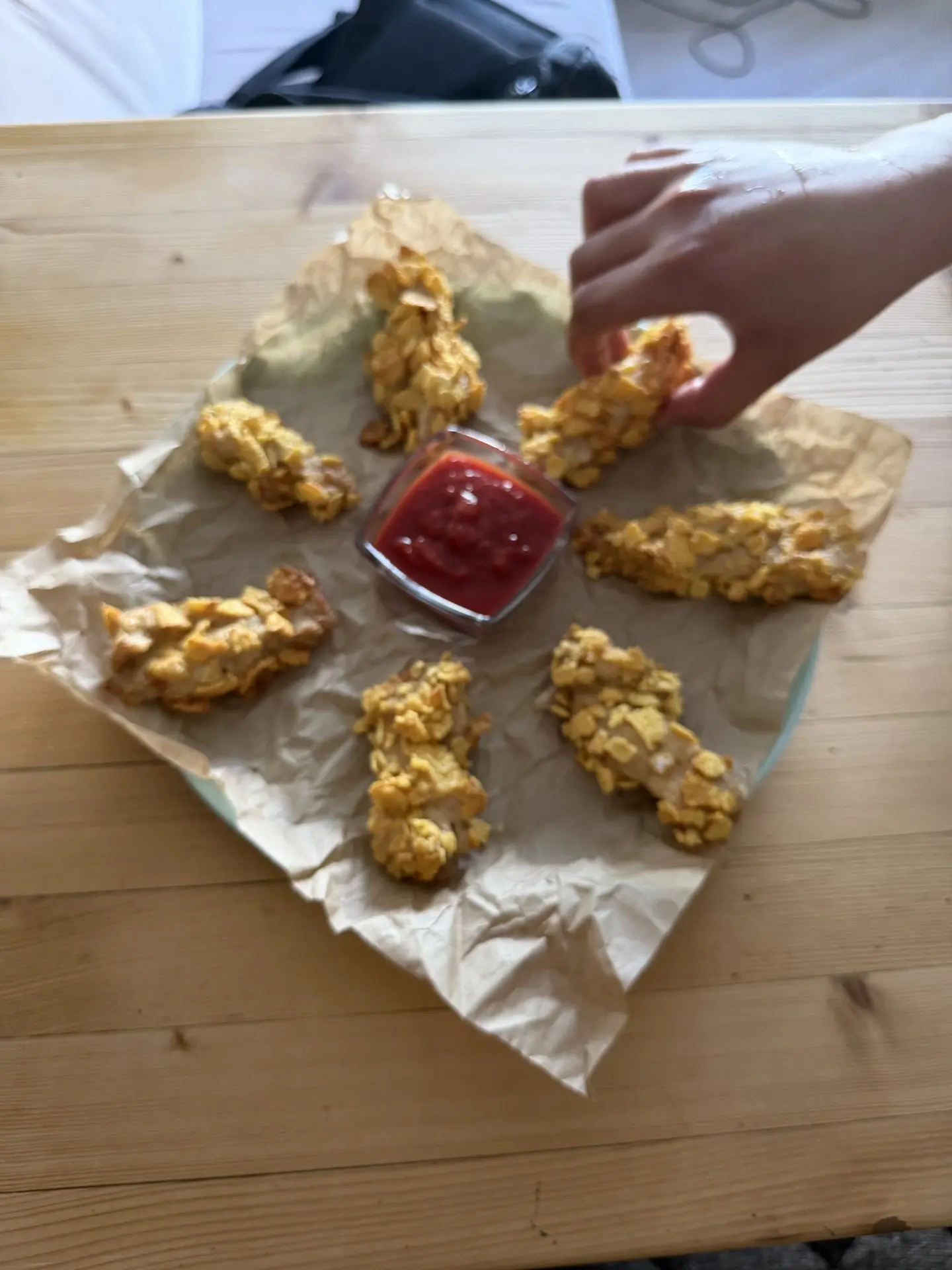 ПП НАГГЕТСЫ 🍟

Состав всего из 4-ёх ингредиентов: куриное филе, мука цз, хлопья кукурузные и яйца 

