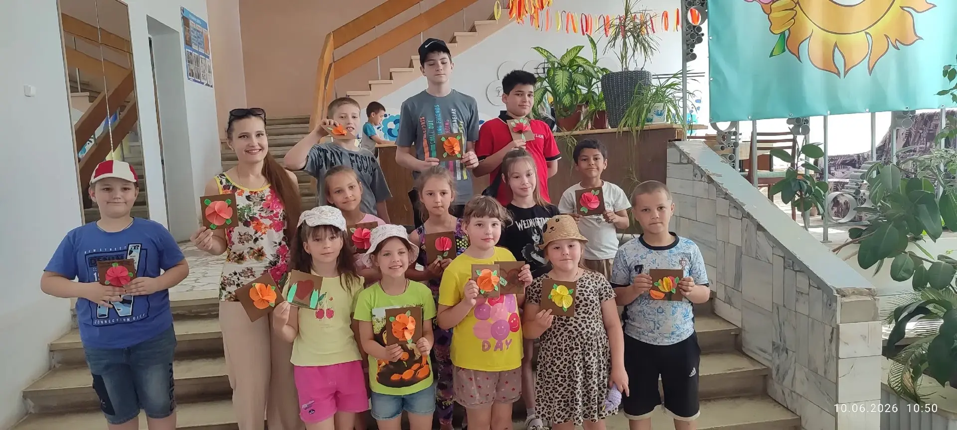 🌞 Незабываемые дни в лагере «Солнышко»!

Наши воспитанники детского лагеря «Солнышко» на базе «Сред