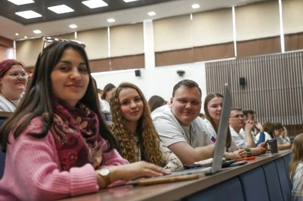 🧑‍🎓В Кузбассе прошел Всероссийский форум молодых педагогов «Просвят»   Он собрал более 300 студентов
