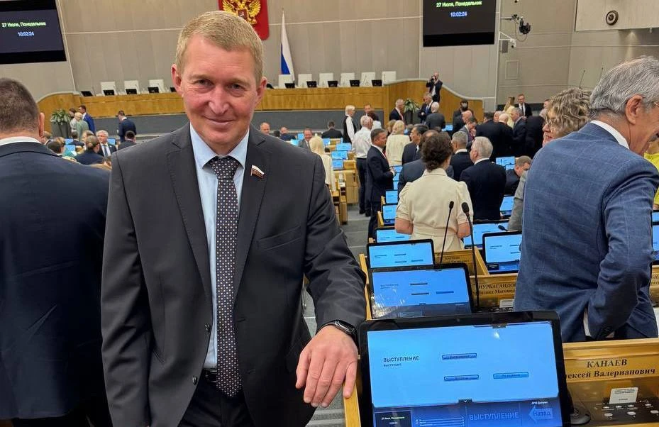 Рыжая голова возвращается на родину. 

Действительно, трагедия вселенского масштаба. Сегодня депутат