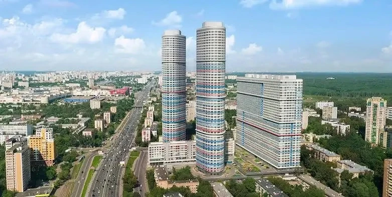 🏠 Квартиры выше 40-го этажа в Москве за год подорожали на 17%, тогда как жильё на нижн...