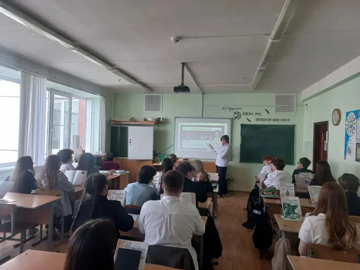 🔔 Урок финансовой безопасности: «Тёмная сторона ИИ»  Во вторник для учащихся 9‑х классов прошёл позн