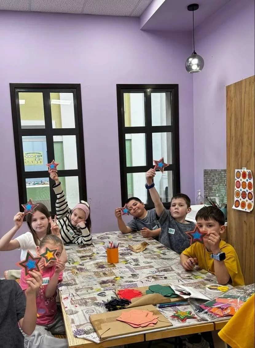 Каникулы с пользой: 1 «В» в городе мастеров! 🌟  Кем стать, когда вырастешь? Ребята из 1 «В» класса р