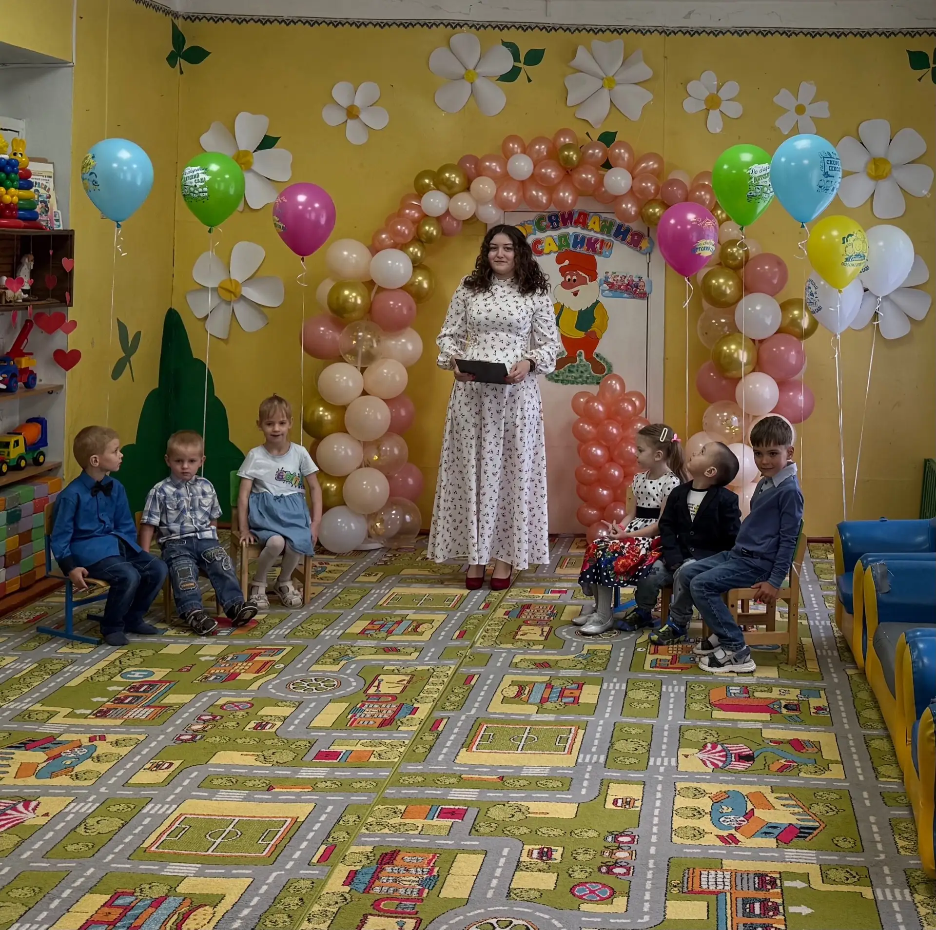 29 мая в Ивенском филиале детского сада «Сказка» царила атмосфера праздника, радости и ...