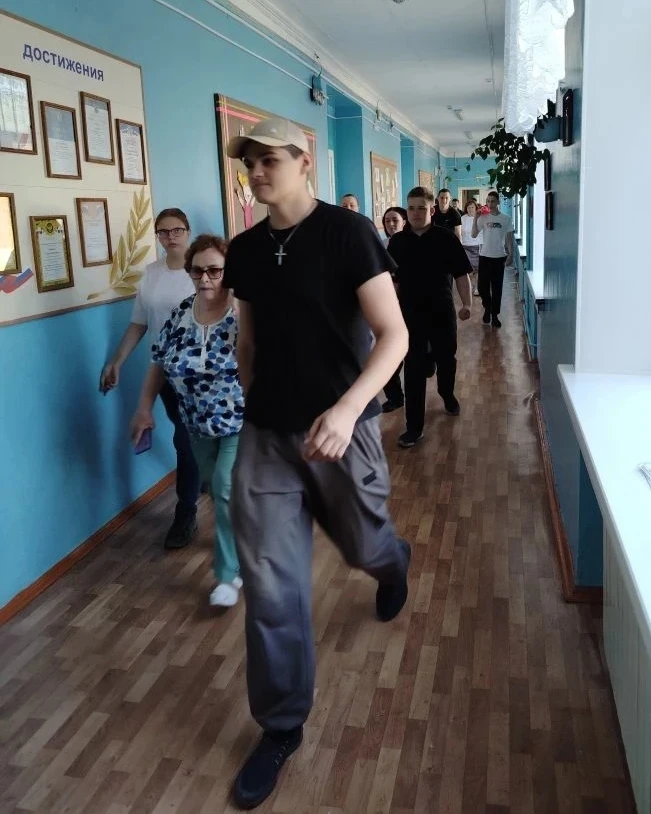 ⚠️ В МКОУ "Школа-интернат" прошло важное практическое занятие. 
Сотрудники и обучающиеся отработали 