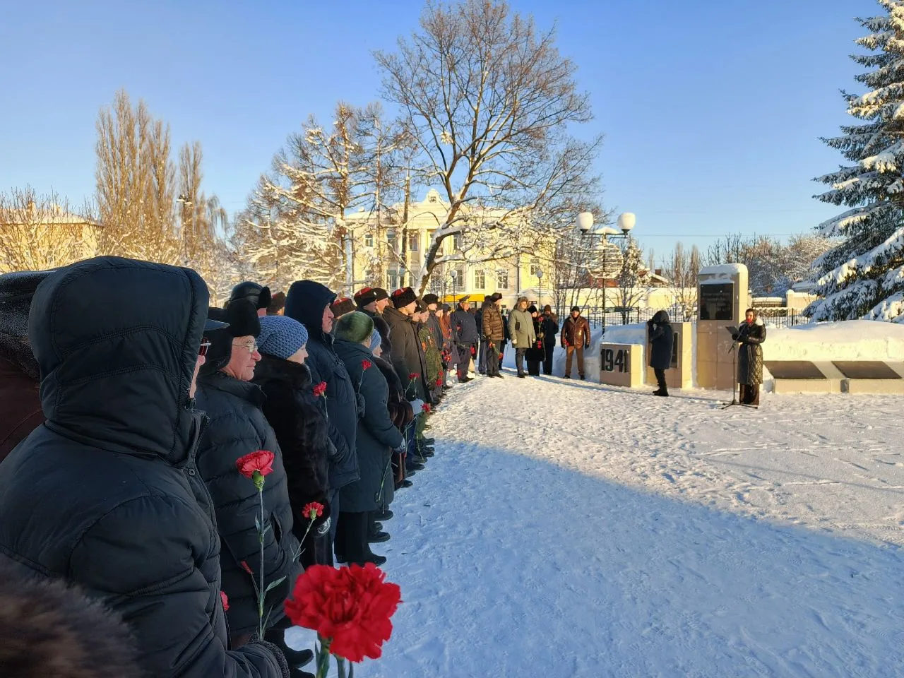 Сегодня — день великой памяти.
2 февраля — День воинской славы России. 
Ровно 83 года назад советски